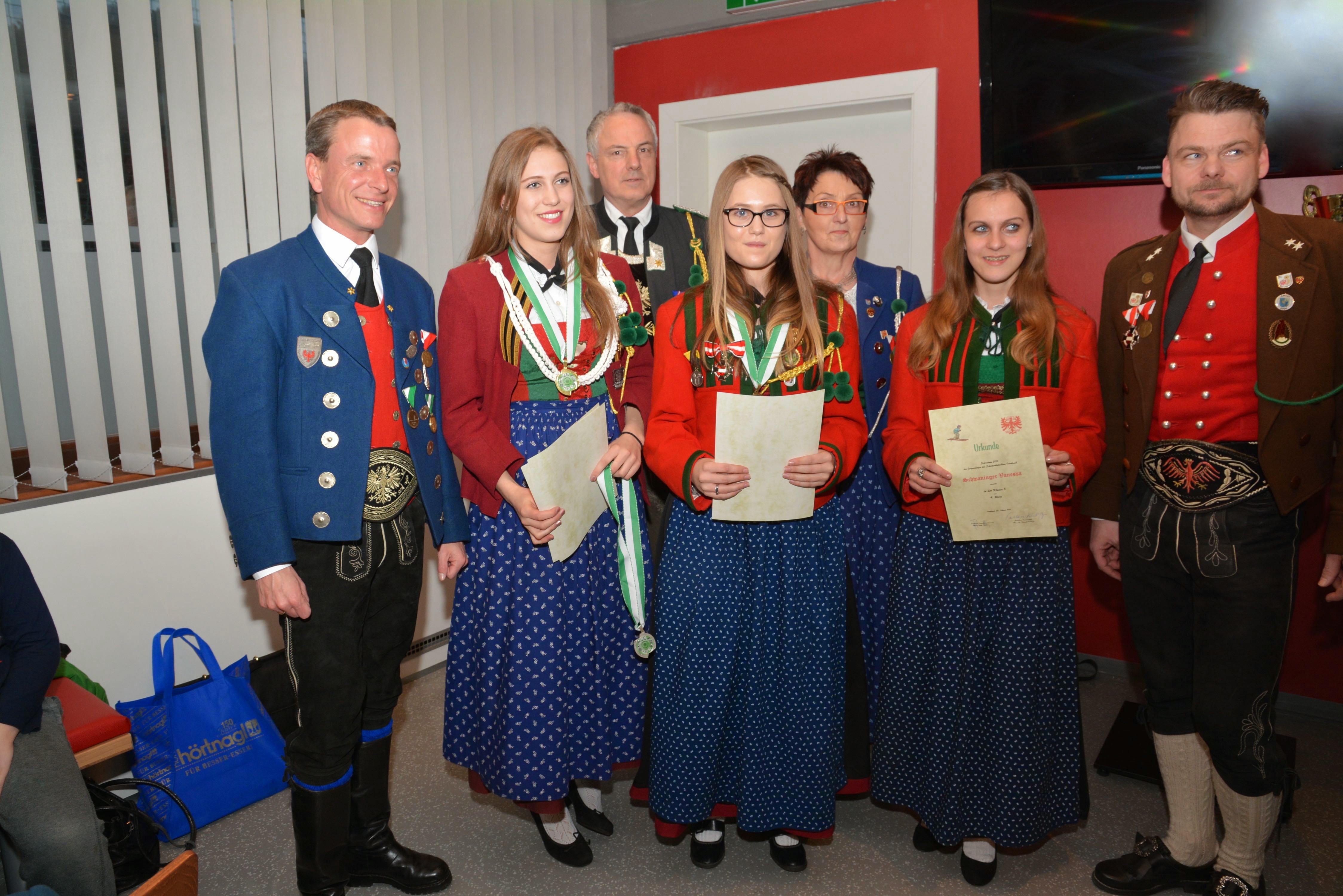 42 Kinder nahmen am Skirennen, und 58 am BAON-Königskettenschießen 2015 teil. Die Siegerehrungen dazu fanden im Schützenheim der Schützenkompanie Allerheiligen statt. Vizebürgermeister Christoph Kaufmann gratulierte herzlich.