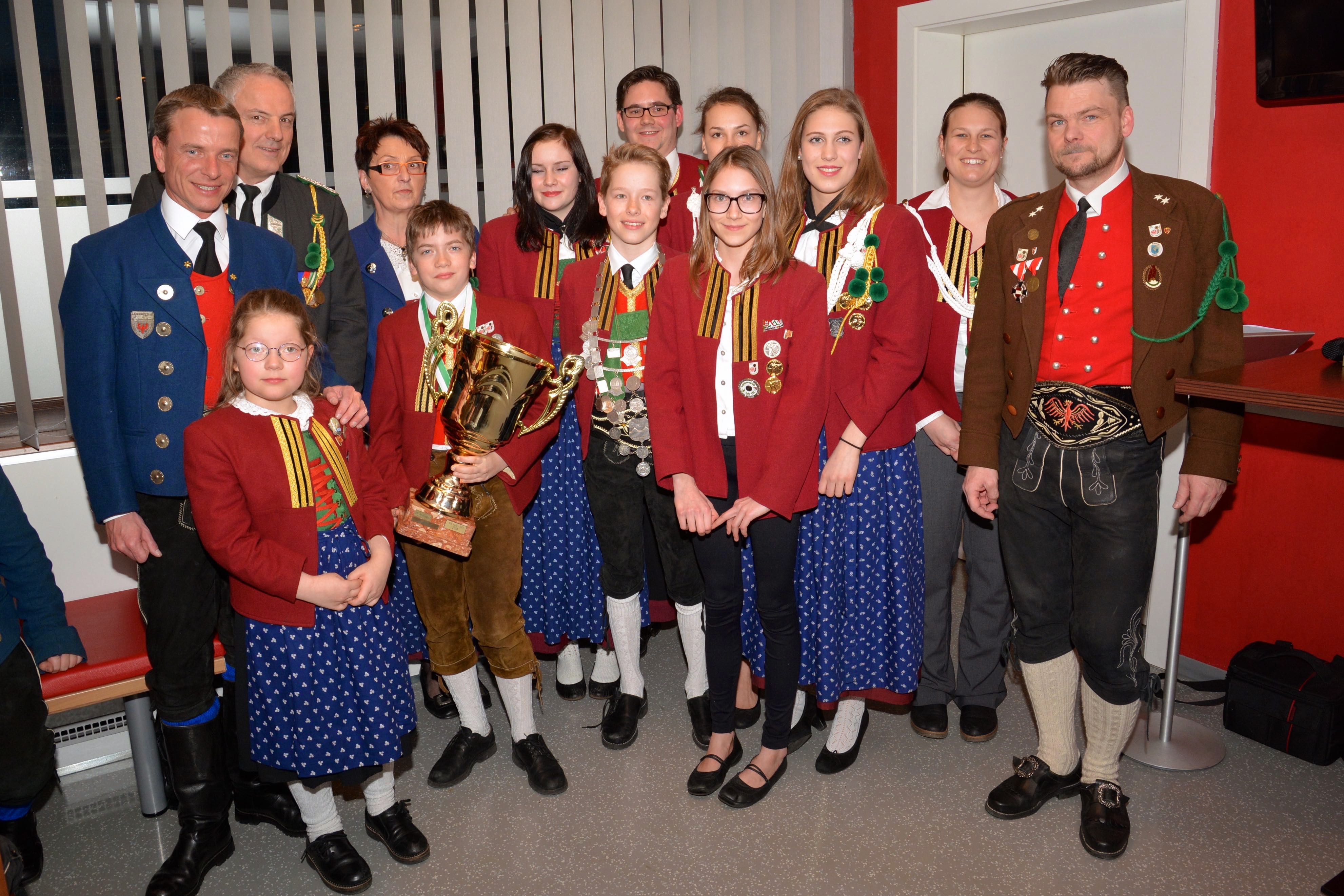 42 Kinder nahmen am Skirennen, und 58 am BAON-Königskettenschießen 2015 teil. Die Siegerehrungen dazu fanden im Schützenheim der Schützenkompanie Allerheiligen statt. Vizebürgermeister Christoph Kaufmann gratulierte herzlich.