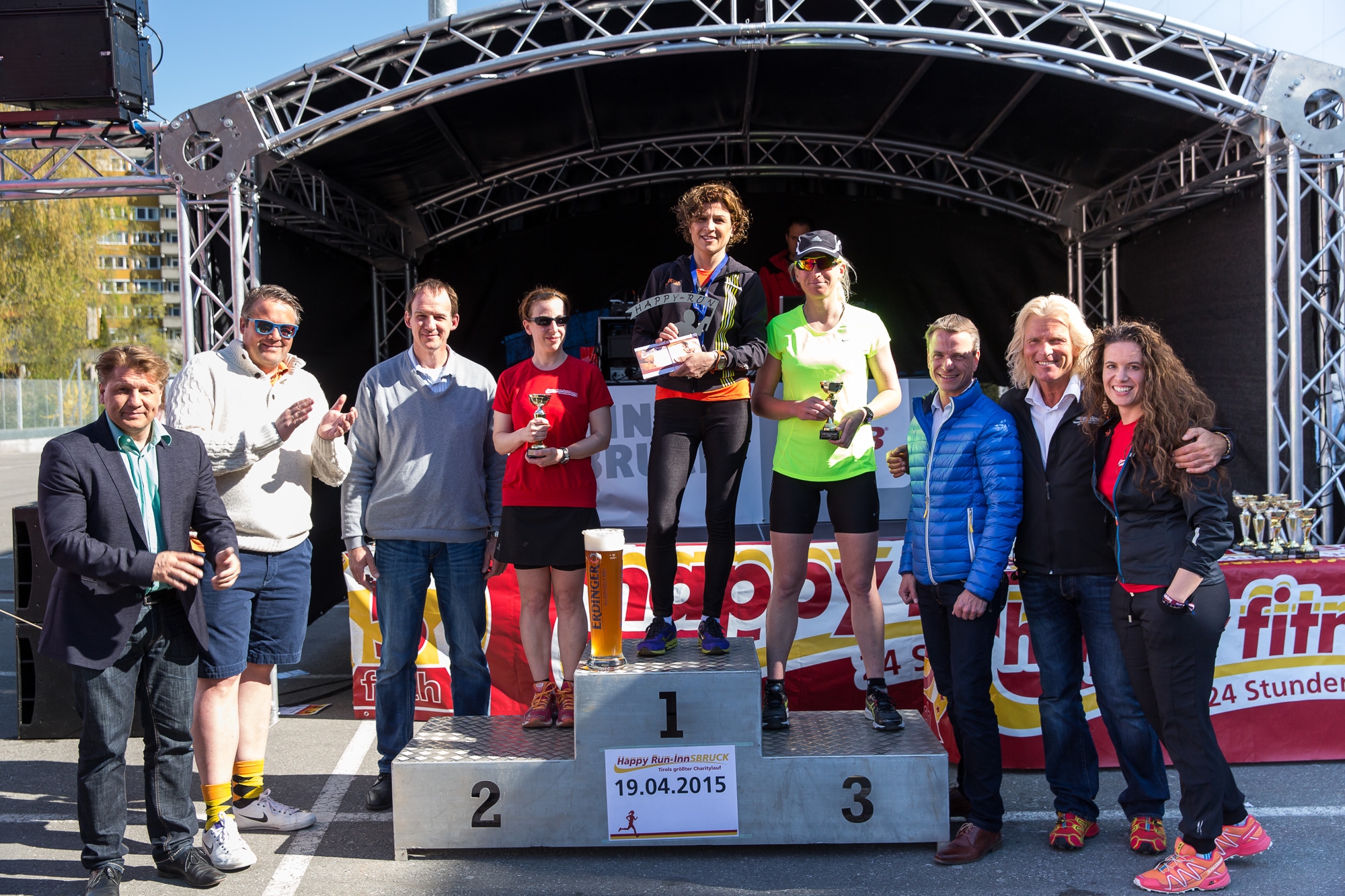 Ganz im Zeichen des guten Zweckes Stand der heurige Happy Run. Der Gesamterlös der Laufveranstaltung geht nämlich an die Ronald McDonald Kinderhilfe. Eine Vielzahl an Laufbegeisterten trat an und lies sich im Ziel - umrandet von einem facettenreichem Rahmenprogramm - feiern. Auch Vizebürgermeister Christoph Kaufmann fieberte mit und gratulierte.