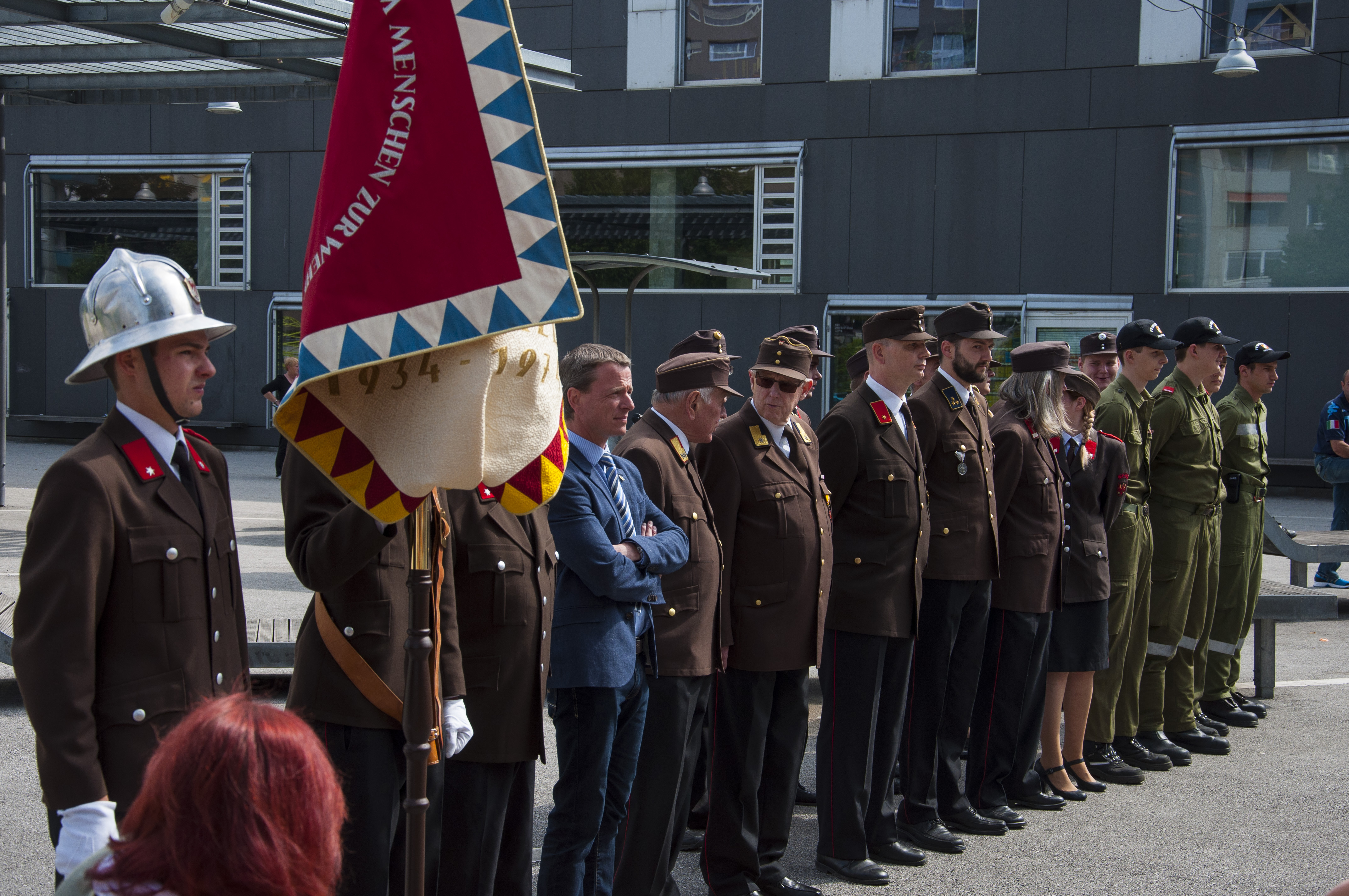 Beim Platzkonzert der Stadtmusikkapelle Neu-Arzt/Olympisches Dorf sorgten Ende Mai viele MusikantInnen für ein stimmungsvolles Ambiente am Luggerplatz. Vizebürgermeistert Christoph Kaufmann begrüßte alle Gäste herzlich.