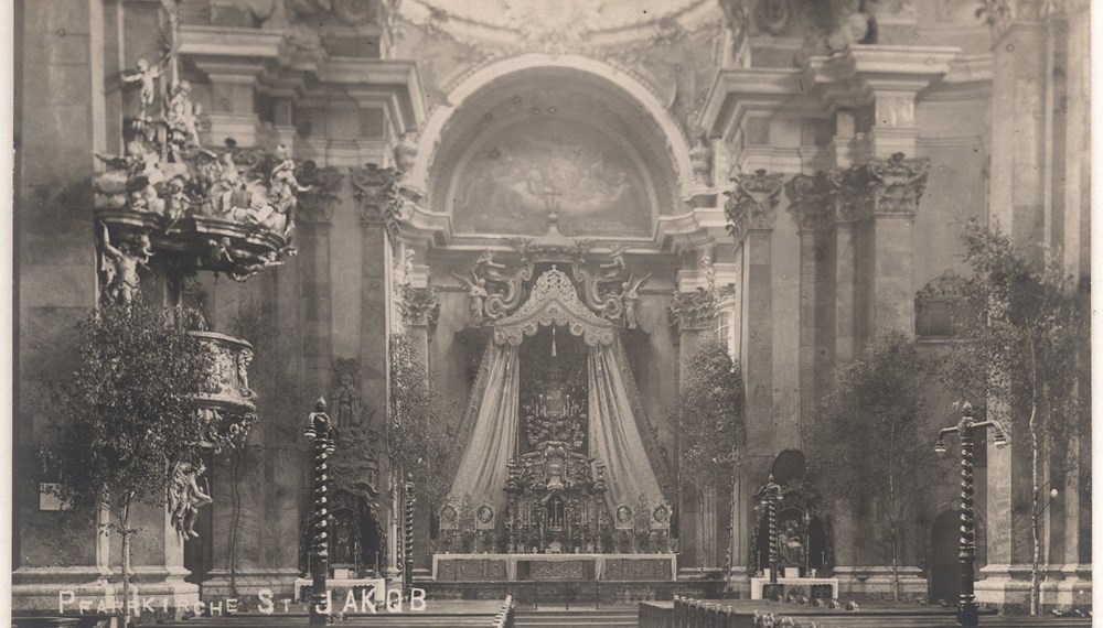 Der Hochaltar in der Pfarrkirche St. Jakob.